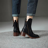 Botas em pele